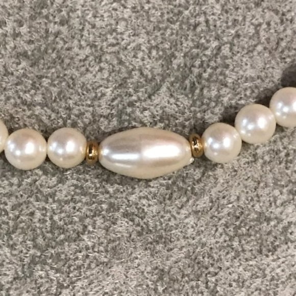 Stunning Marvella Pearls Strand with Gold Details Spacer Beads - Picture 8 of 8